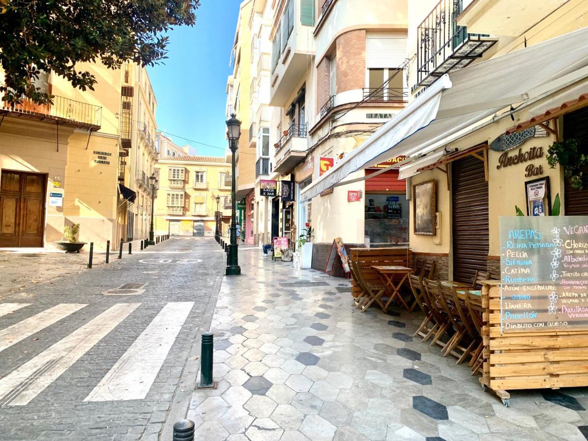 Homely Malaga Plaza Del Teatro Exterior photo